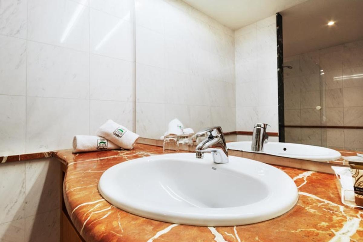 Hotel Гранолерс Екстериор снимка